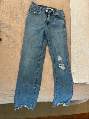 Levi's Women's Light Blue Skinny Distressed Jeans